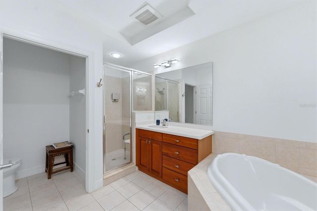 5531 CANNES CIRCLE 603, Sarasota, FL 34231