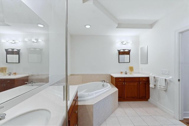 5531 CANNES CIRCLE 603, Sarasota, FL 34231