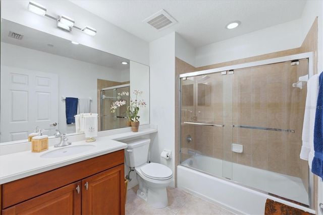 5531 CANNES CIRCLE 603, Sarasota, FL 34231