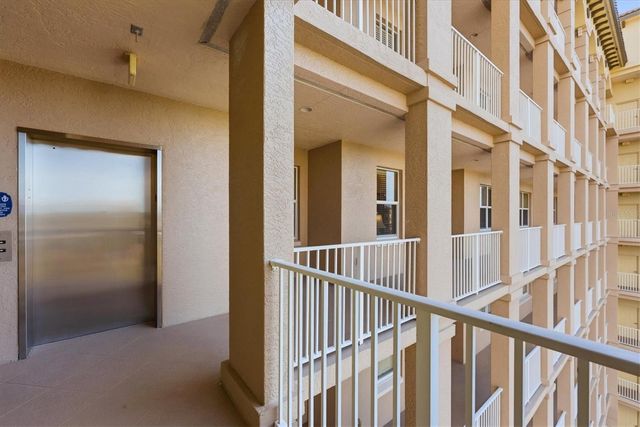 5531 CANNES CIRCLE 603, Sarasota, FL 34231