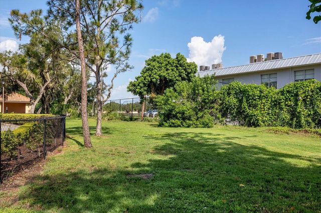 5531 CANNES CIRCLE 603, Sarasota, FL 34231