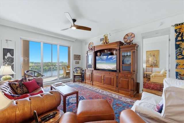 5531 CANNES CIRCLE 603, Sarasota, FL 34231