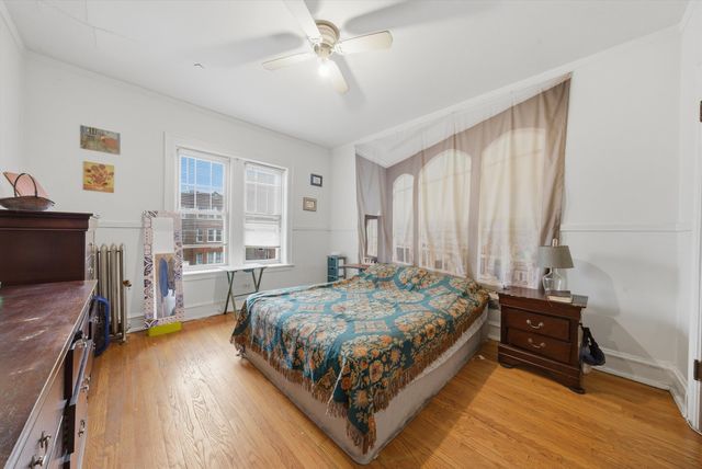 6205 N Oakley Avenue 2, Chicago, IL 60659