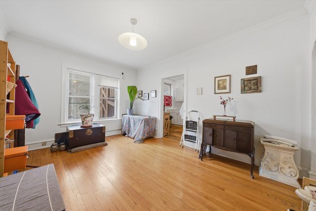 6205 N Oakley Avenue 2, Chicago, IL 60659