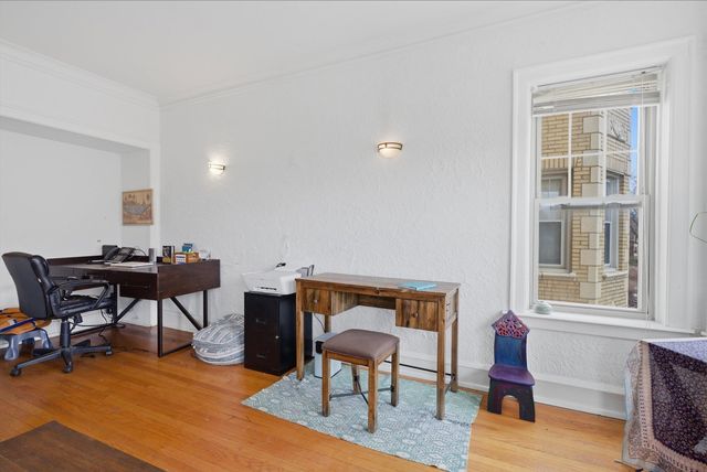 6205 N Oakley Avenue 2, Chicago, IL 60659