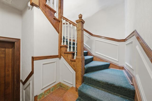 6205 N Oakley Avenue 2, Chicago, IL 60659