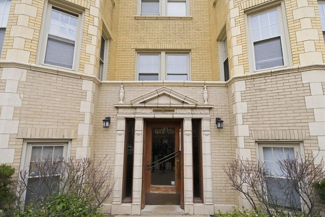 6205 N Oakley Avenue 2, Chicago, IL 60659