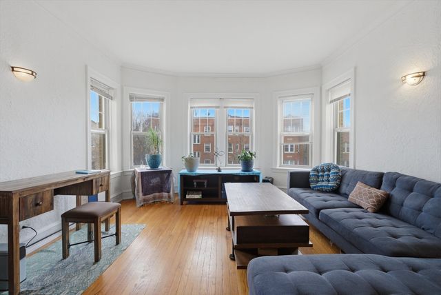 6205 N Oakley Avenue 2, Chicago, IL 60659