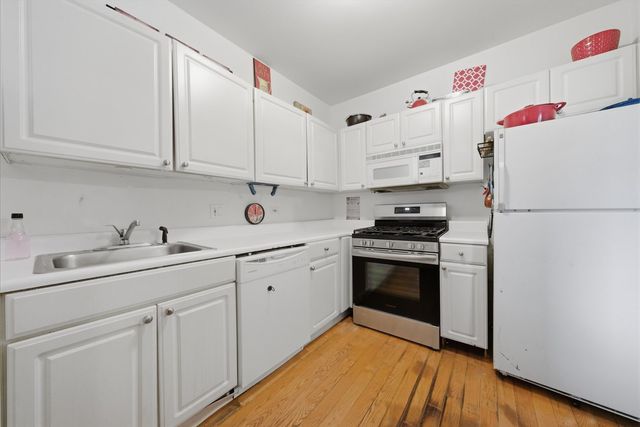 6205 N Oakley Avenue 2, Chicago, IL 60659