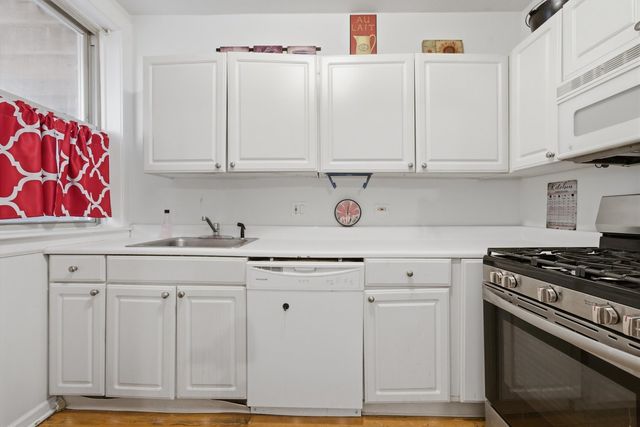 6205 N Oakley Avenue 2, Chicago, IL 60659