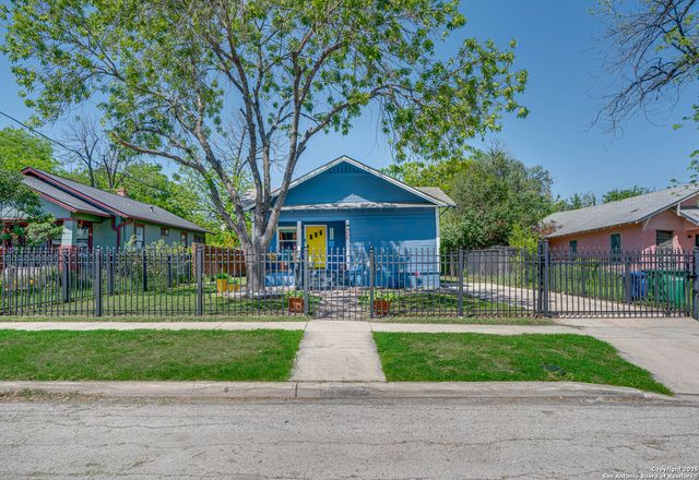 1505 W Craig Pl, San Antonio, TX 78201