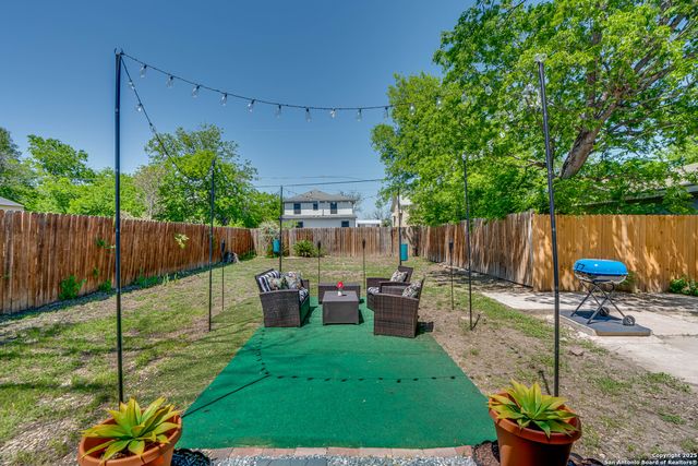 1505 W Craig Pl, San Antonio, TX 78201