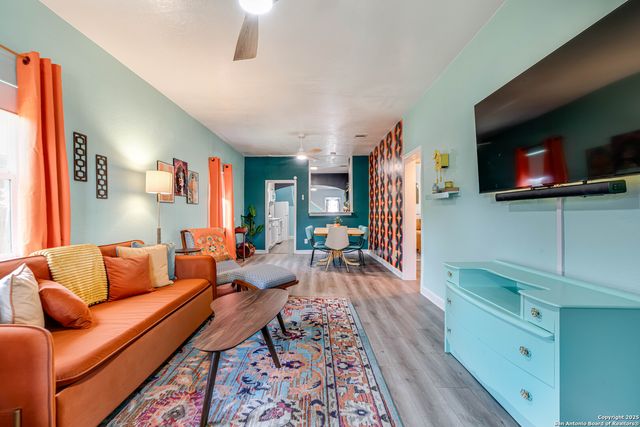 1505 W Craig Pl, San Antonio, TX 78201