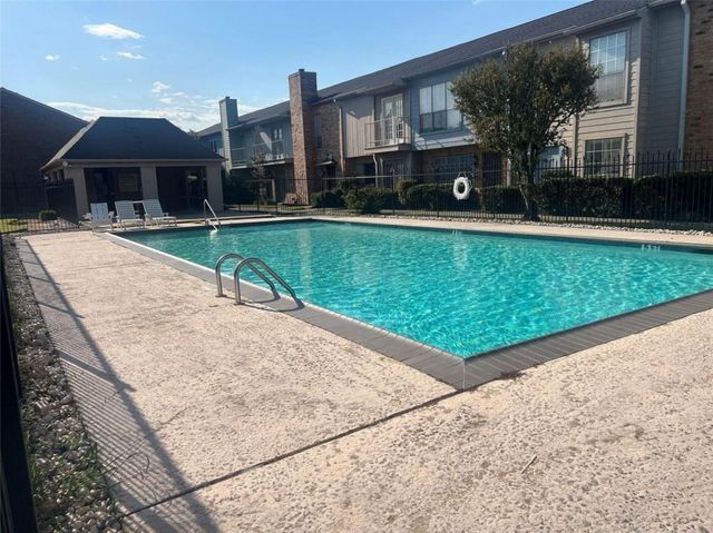 6111 Beverly Hill Street 74, Houston, TX 77057