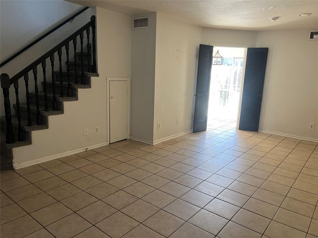 6111 Beverly Hill Street 74, Houston, TX 77057