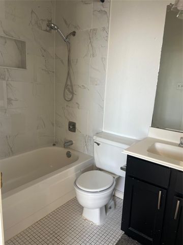 6111 Beverly Hill Street 74, Houston, TX 77057