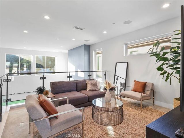 20407 W Aberdeen Lane, Porter Ranch, CA 91326