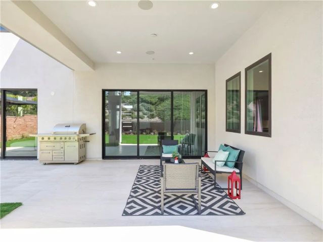 20407 W Aberdeen Lane, Porter Ranch, CA 91326