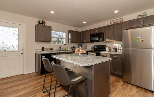 1202 Abbey Avenue, Monett, MO 65708