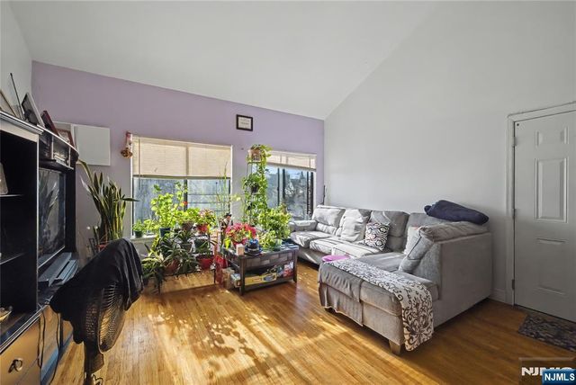 222 Roosevelt Street, Union City, NJ 07087