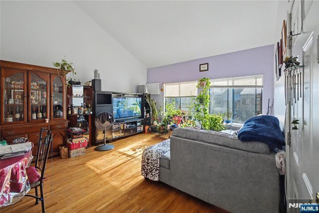 222 Roosevelt Street, Union City, NJ 07087