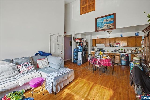 222 Roosevelt Street, Union City, NJ 07087