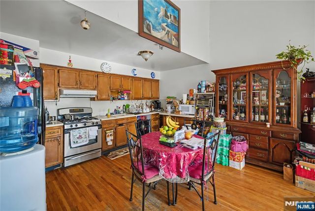 222 Roosevelt Street, Union City, NJ 07087