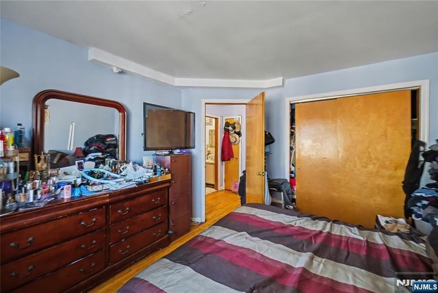 222 Roosevelt Street, Union City, NJ 07087