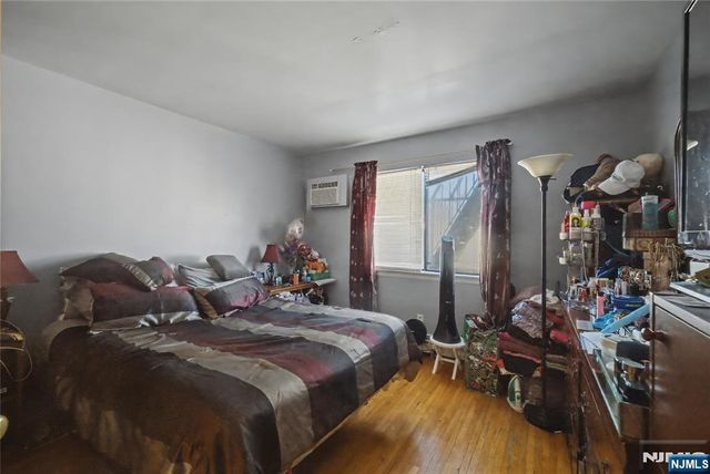 222 Roosevelt Street, Union City, NJ 07087