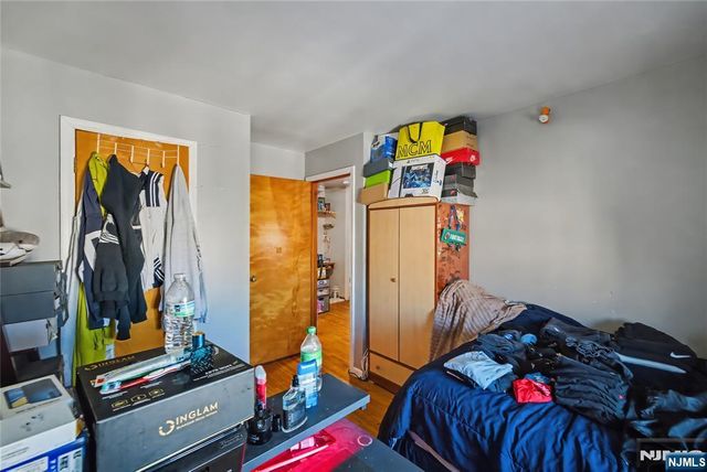 222 Roosevelt Street, Union City, NJ 07087