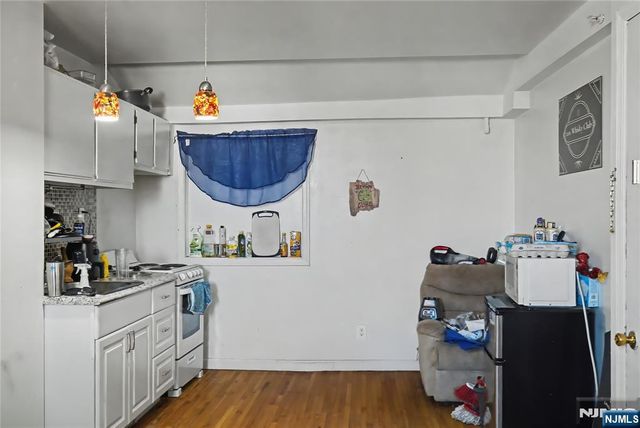 222 Roosevelt Street, Union City, NJ 07087