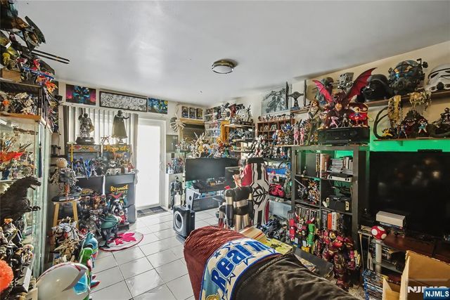 222 Roosevelt Street, Union City, NJ 07087