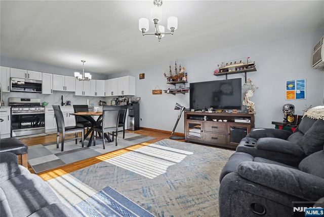 222 Roosevelt Street, Union City, NJ 07087