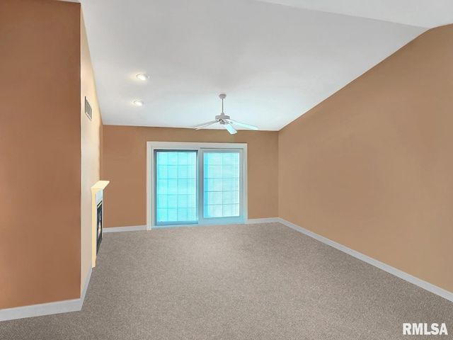 2520 W KAYLIE Court, Peoria, IL 61615