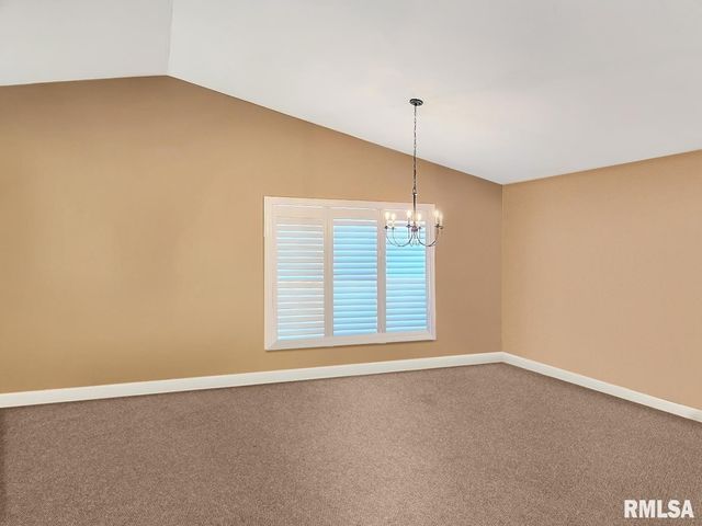 2520 W KAYLIE Court, Peoria, IL 61615