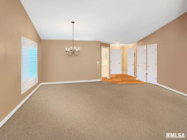 2520 W KAYLIE Court, Peoria, IL 61615