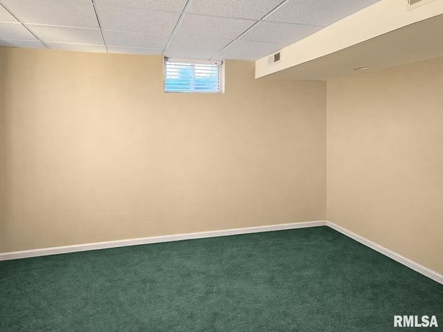 2520 W KAYLIE Court, Peoria, IL 61615