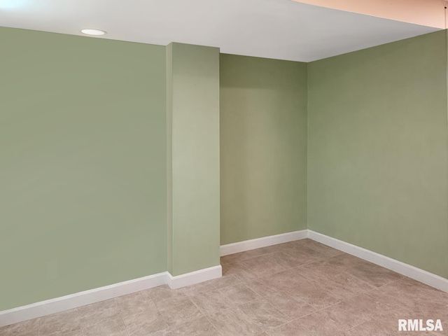 2520 W KAYLIE Court, Peoria, IL 61615