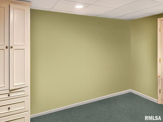 2520 W KAYLIE Court, Peoria, IL 61615