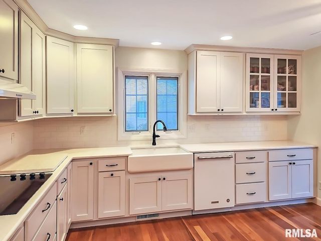 2520 W KAYLIE Court, Peoria, IL 61615