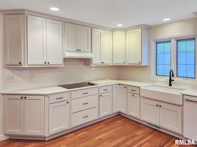 2520 W KAYLIE Court, Peoria, IL 61615