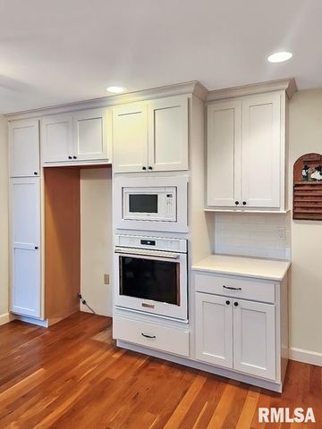 2520 W KAYLIE Court, Peoria, IL 61615