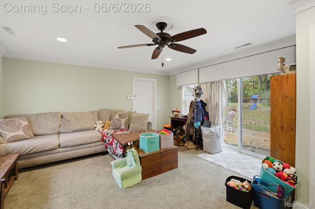 8749 Pacton Drive, Shelby Charter Township, MI 48317
