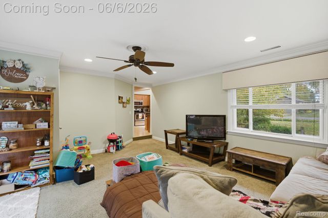 8749 Pacton Drive, Shelby Charter Township, MI 48317