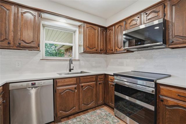 706 Inverness Court, Norman, OK 73072