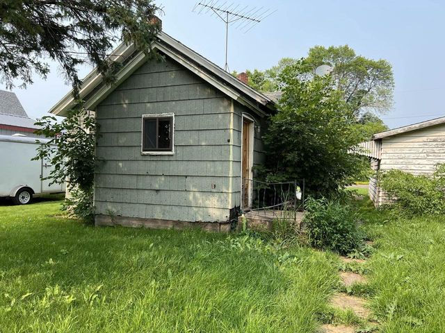 609 14th Ave E, Ashland, WI 54806