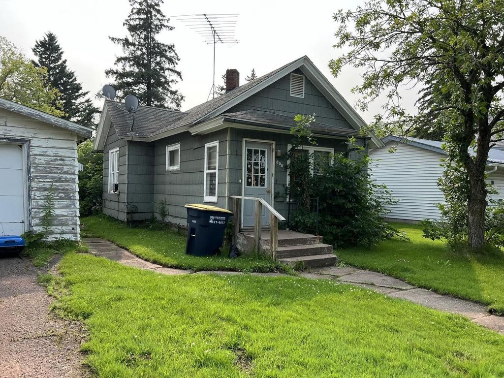 609 14th Ave E, Ashland, WI 54806