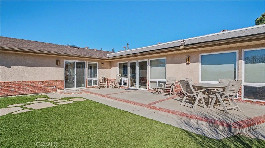 Image 14 of property listing at 30520 Santa Luna Drive, Rancho Palos Verdes, CA 90275