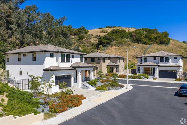 1029 N STALEY LANE, Los Angeles, CA 90042