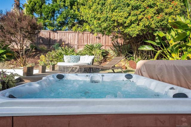 756 Fieldstone Lane, Encinitas, CA 92024